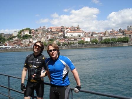 Porto - Hans en Ulrich op de linkeroever van de Douro
